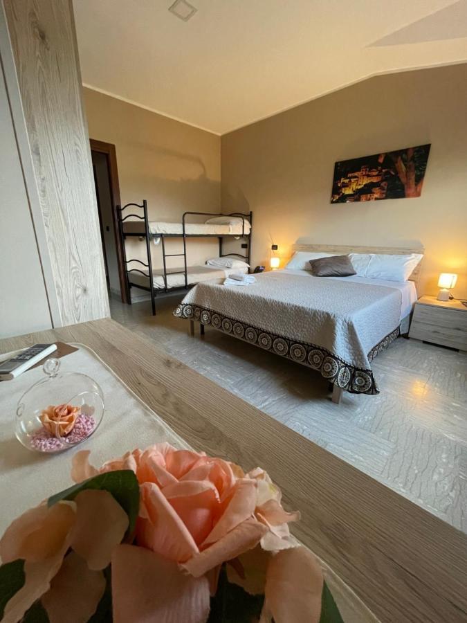 Divino Bistrot E Relais Hotel Lenola Bagian luar foto